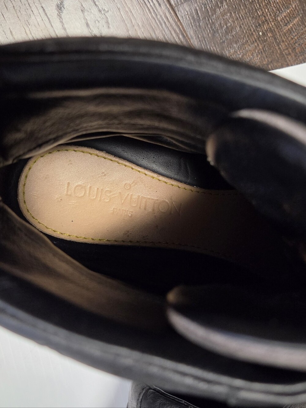 Men's Louis Vuitton 2009 Monogram Embossed Leather & Suede High-Top Sneakers Siz - Picture 13 of 14